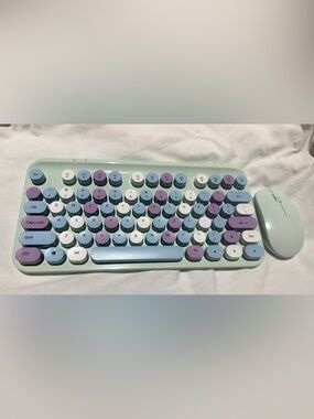Poppy Wireless Keyboard & Mouse, Retro Typewriter Styler